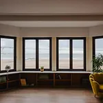 With Seaview Apartamento