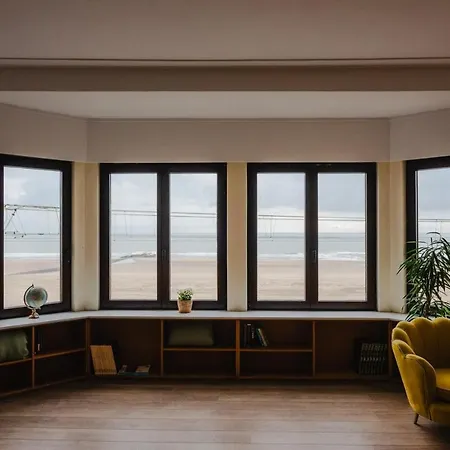 With Seaview דירה